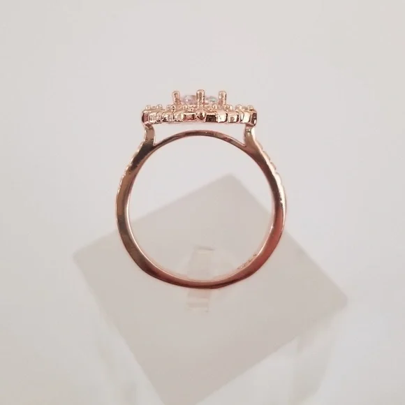 18k Antique Style Ring - Picture 3 of 8